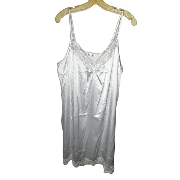 Ekouver White‎ Negligee - Picture 1 of 6